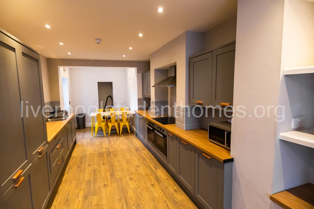 Flat Shaw Street in Liverpool