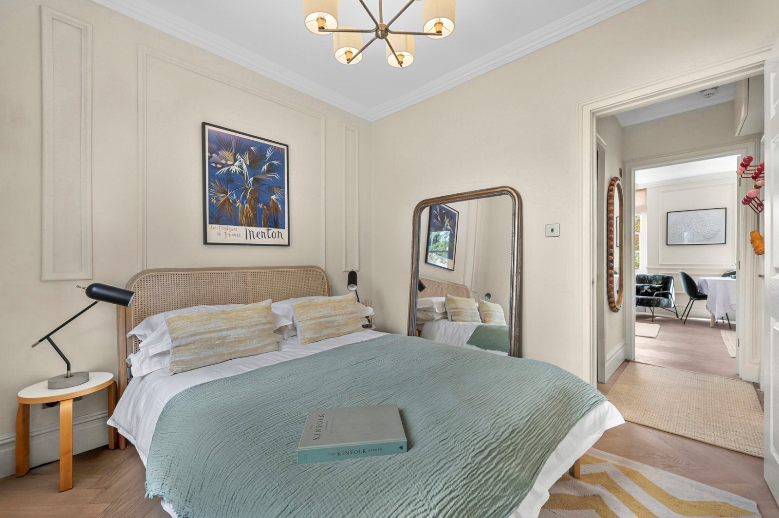 Flat Highbury Park in Greater London