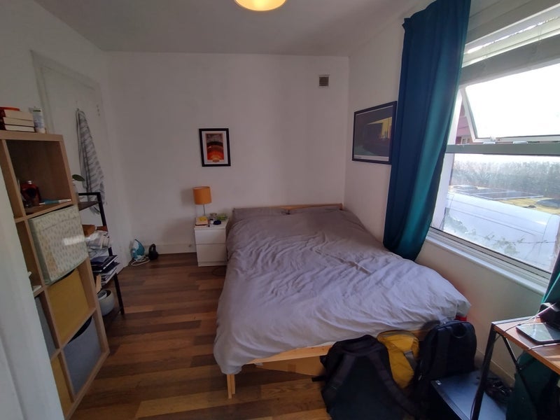 Room Mulkern Road in Greater London