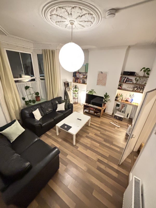 Room Mulkern Road in Greater London