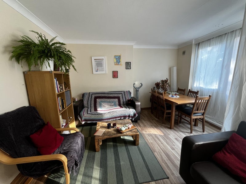 Room Barnabas Road in Greater London