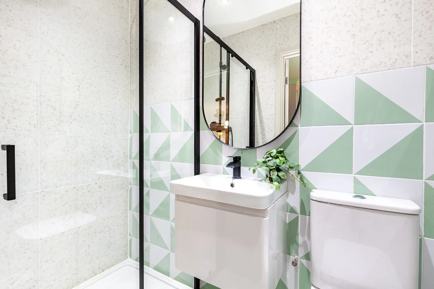Flat Kensington Gardens Square in City of Westminster
