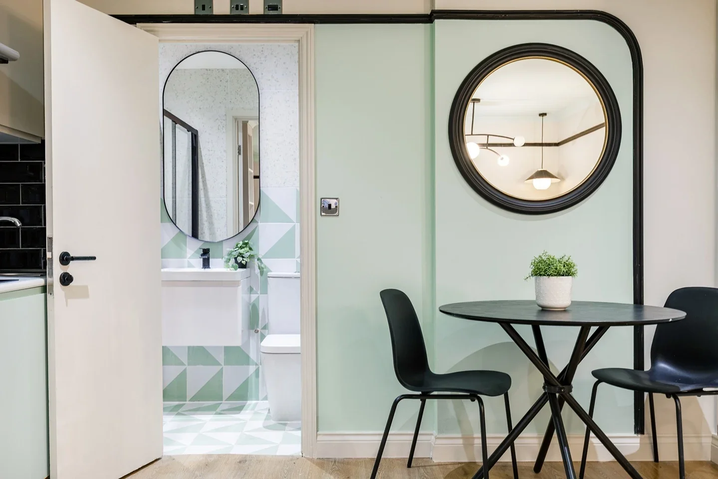 Flat Kensington Gardens Square in City of Westminster
