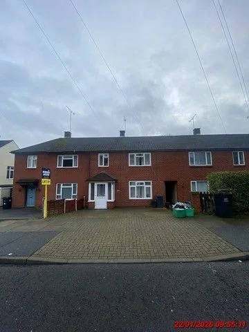 House Lullingstone Crescent in Greater London