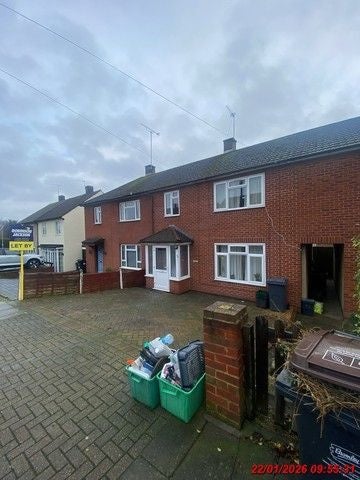 House Lullingstone Crescent in Greater London