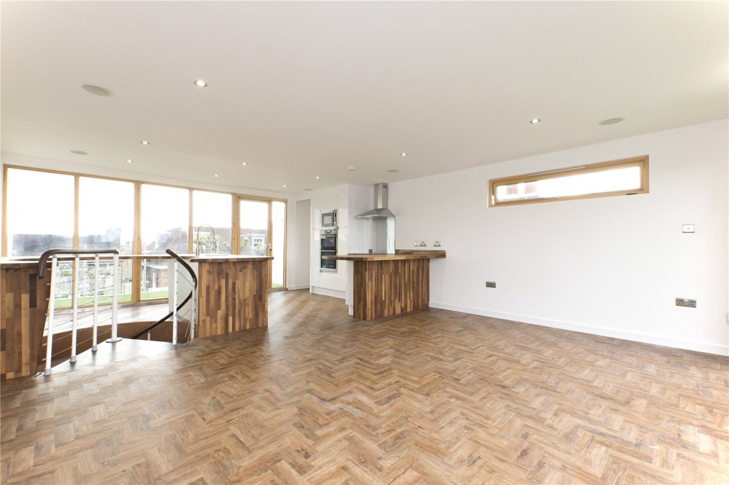 Flat Berryfield Close in Greater London
