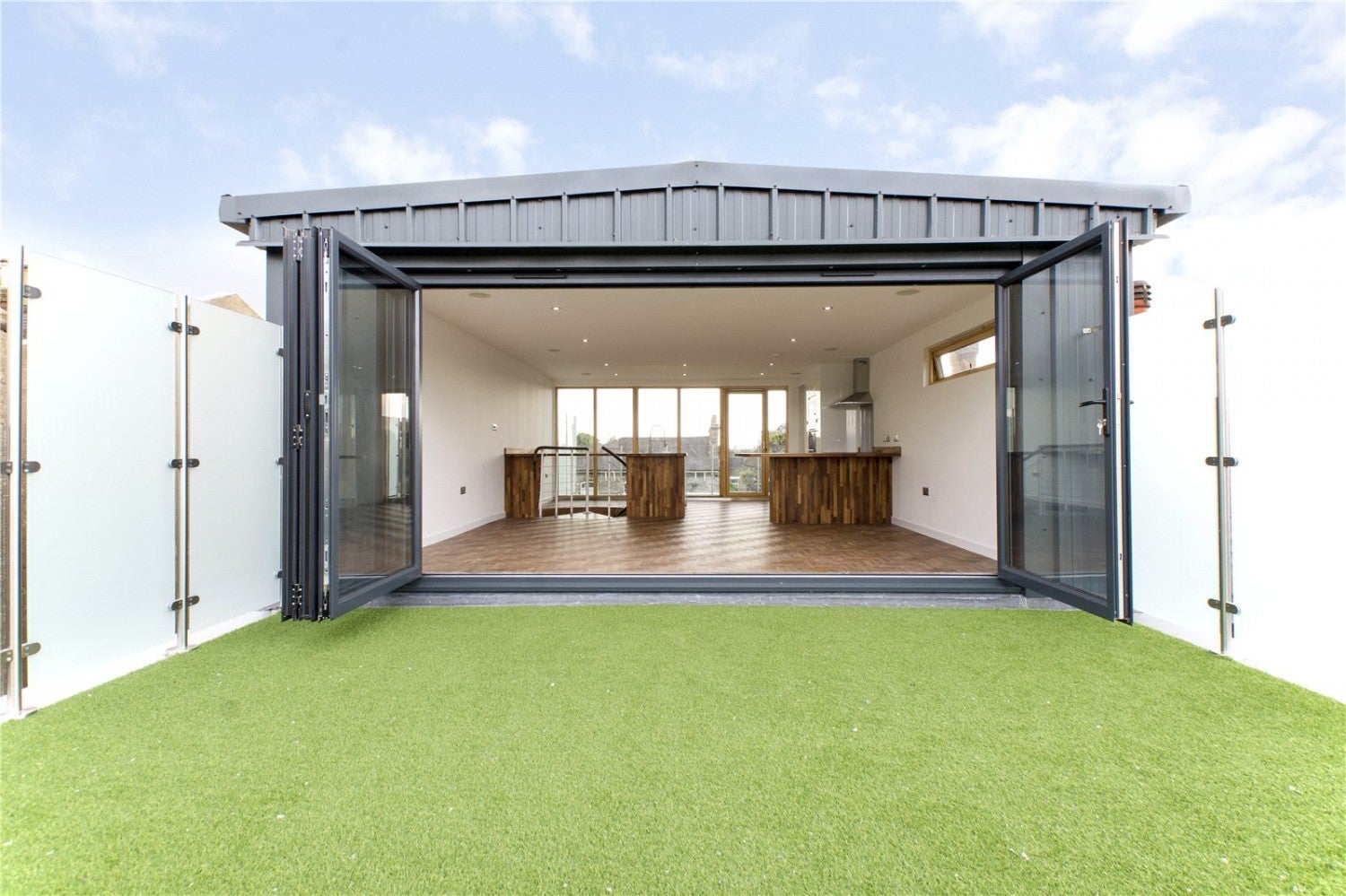 Flat Berryfield Close in Greater London
