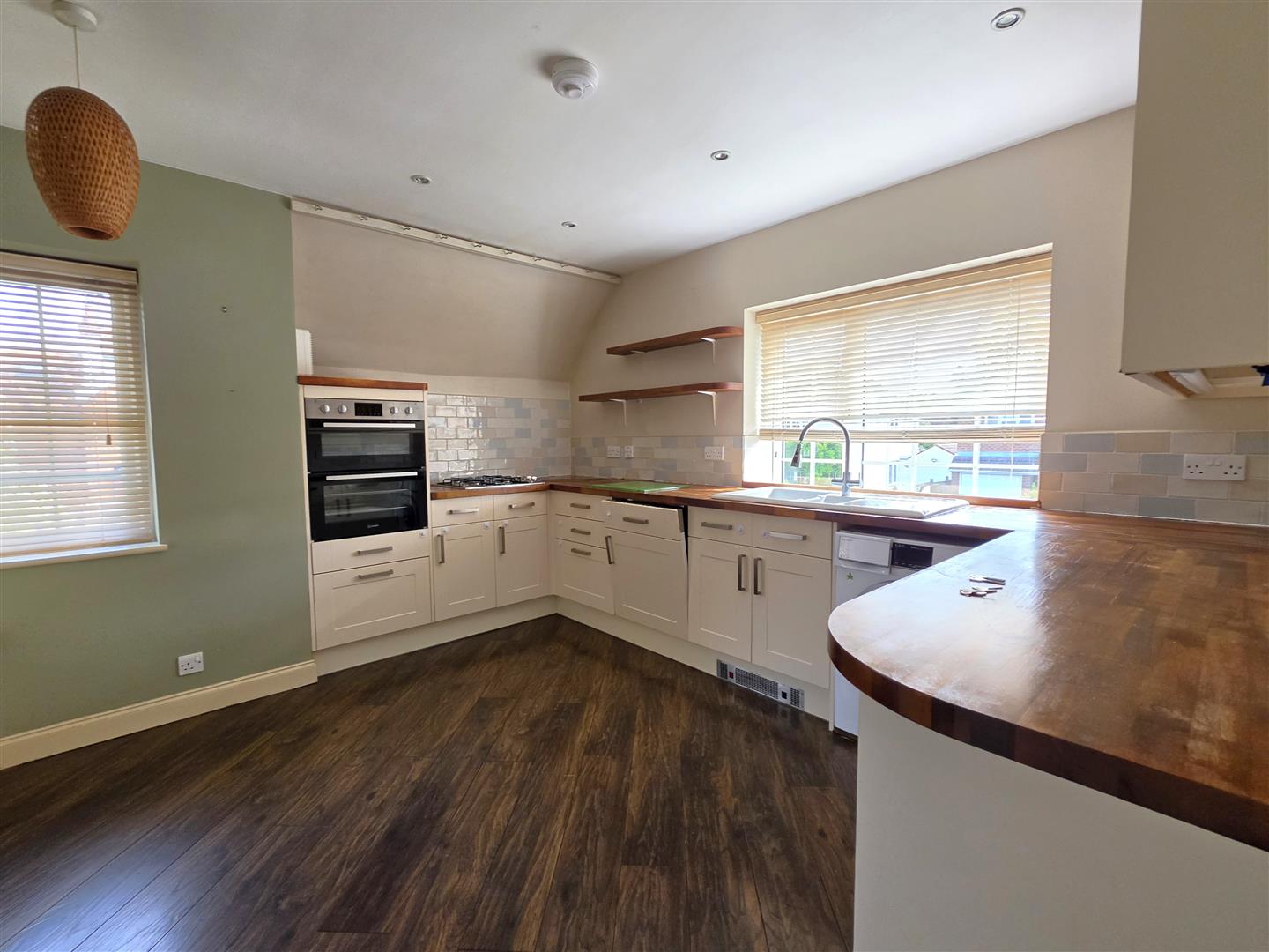 Flat Northbrook Road in Rushmoor