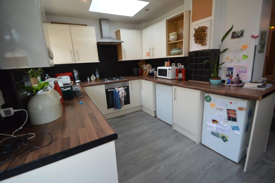 Flat Mayville Place in Leeds