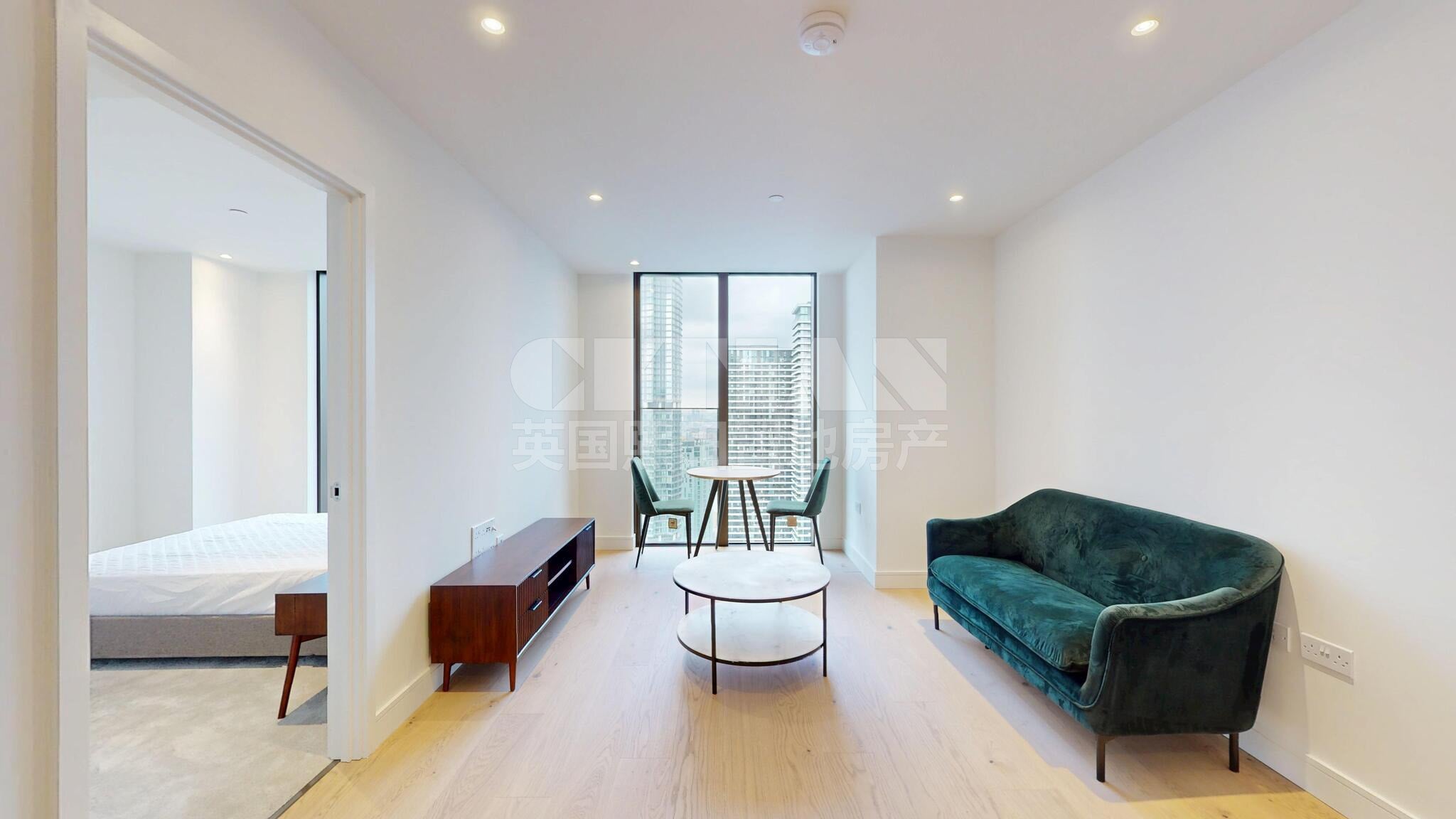 Flat South Quay Square in Greater London