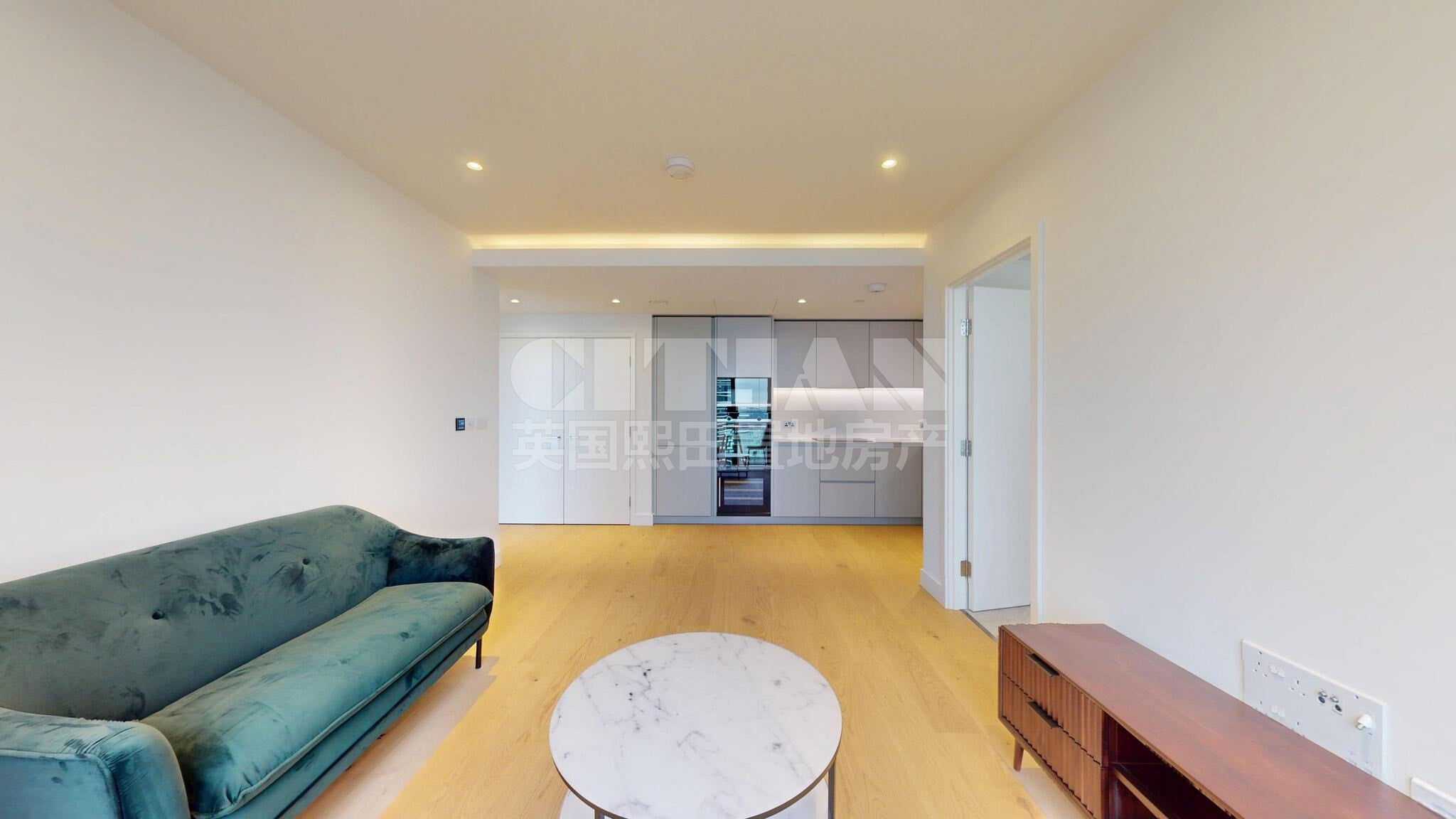 Flat South Quay Square in Greater London