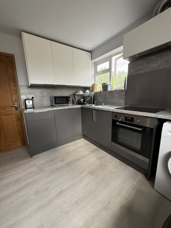 Room Brudenell Road in Greater London