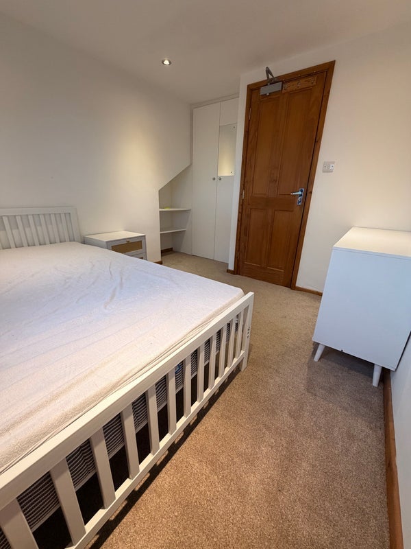 Room Brudenell Road in Greater London