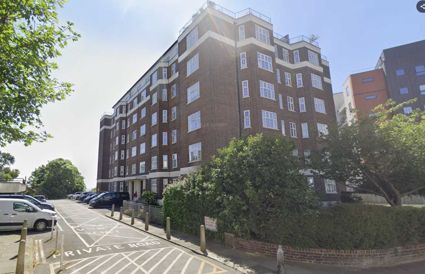 Flat Belton Way West in Southend-on-Sea
