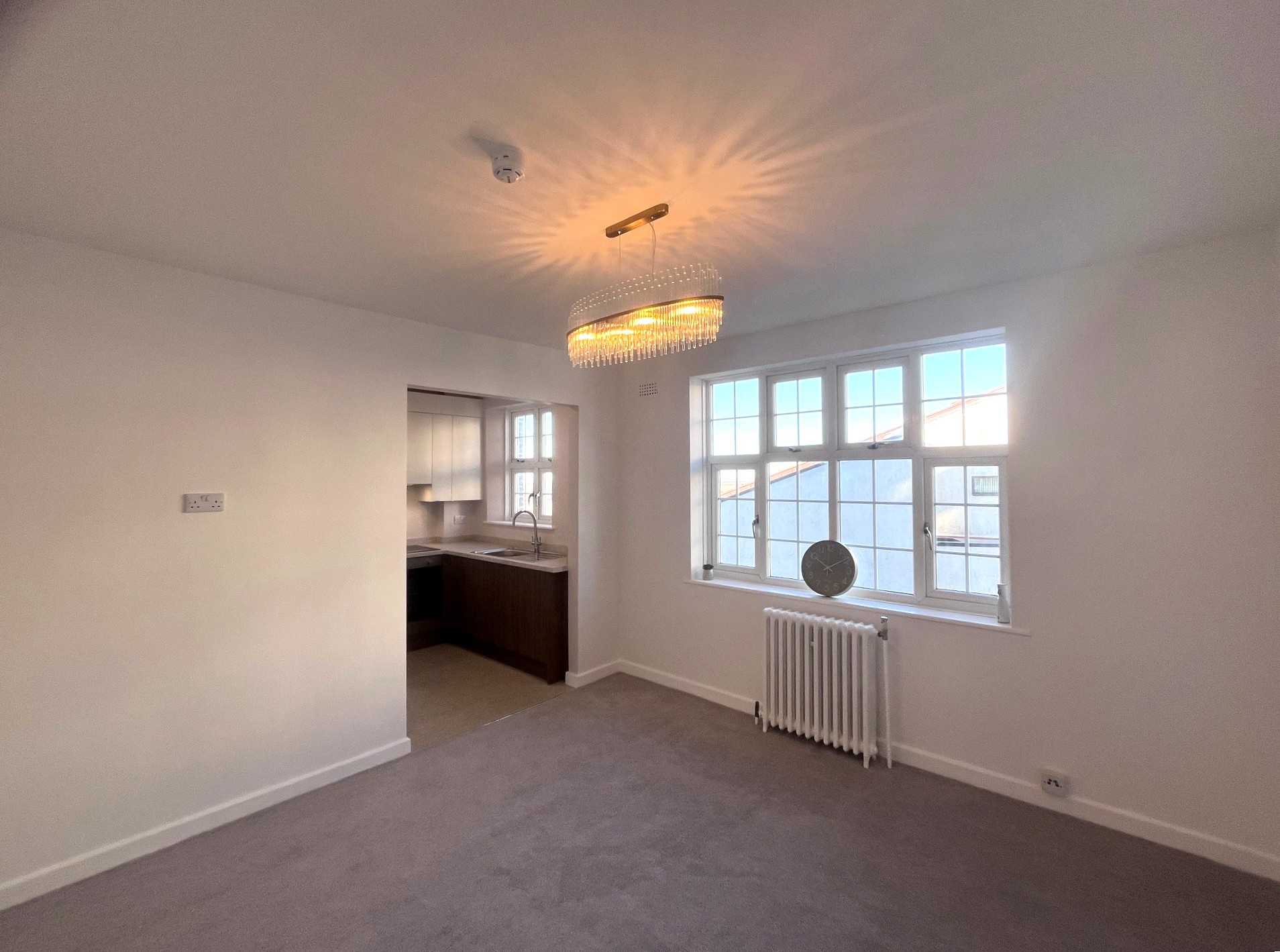 Flat Belton Way West in Southend-on-Sea