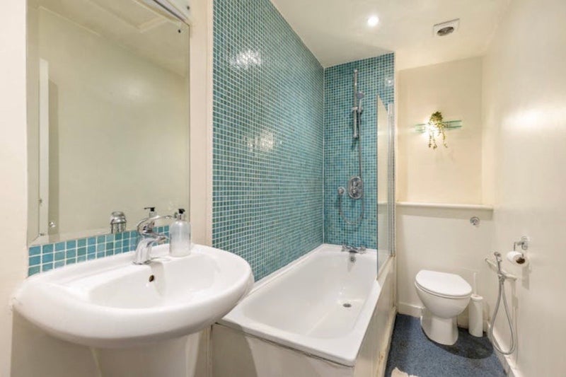 Room Holland Road in Greater London