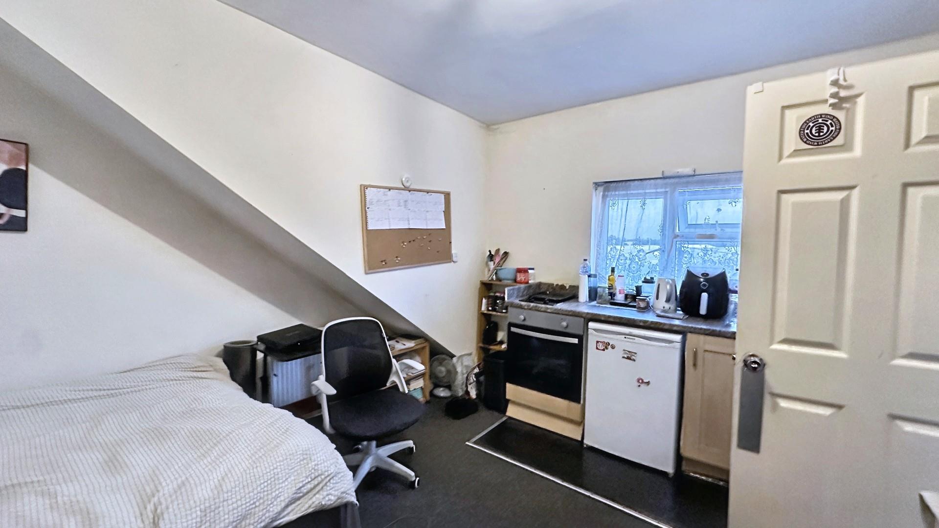 Flat Lodge Causeway in Bristol