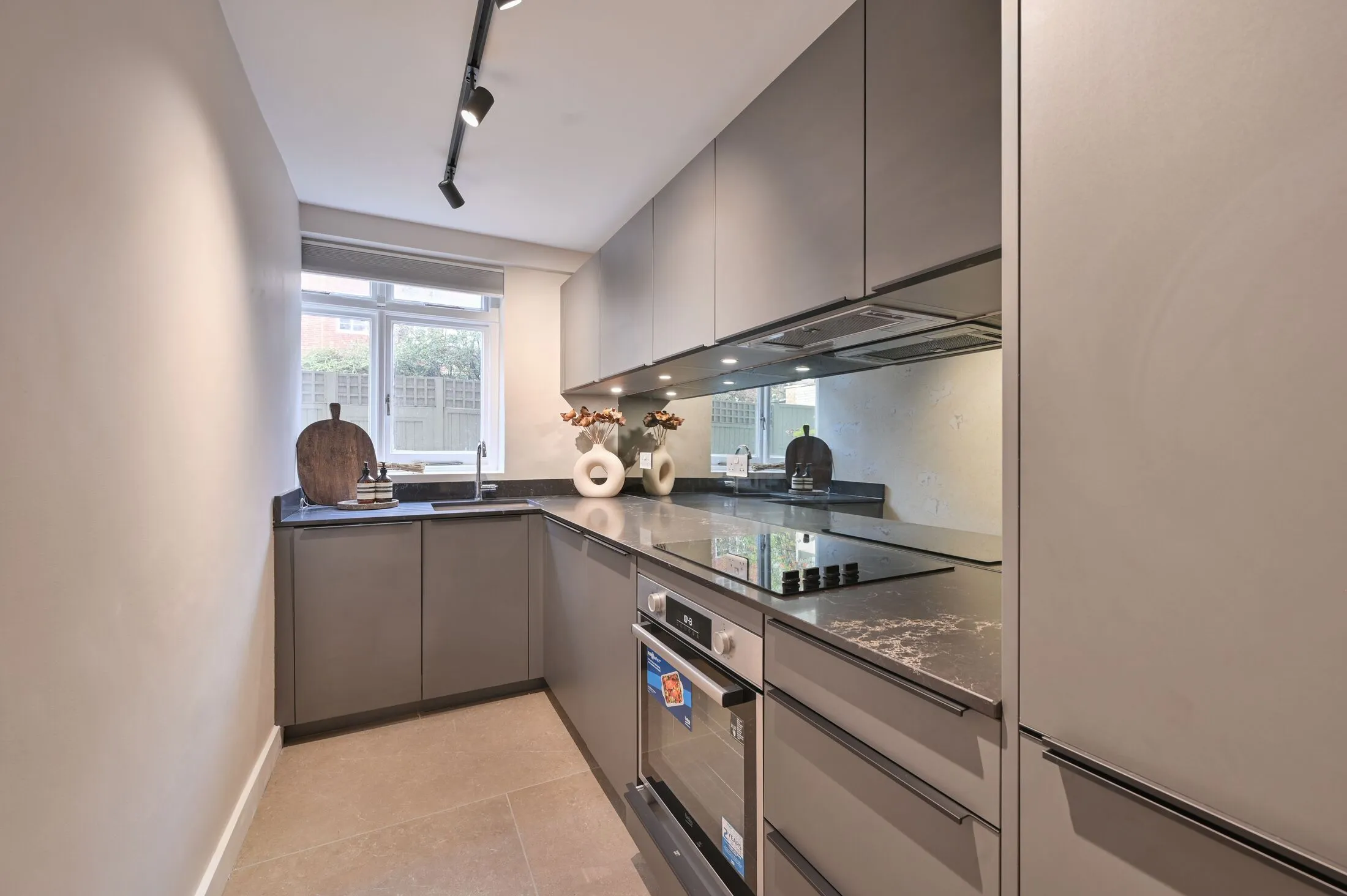 Flat Palace Court in City of Westminster