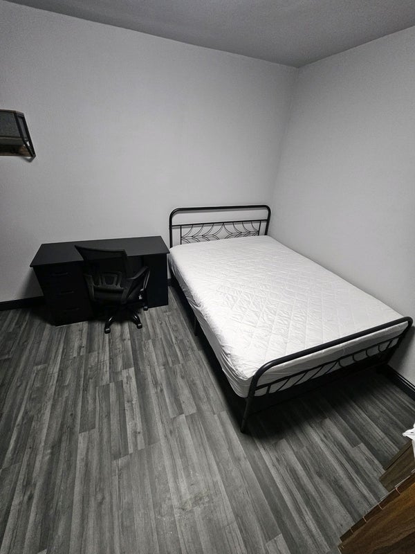 Room Crescent Avenue in Coventry