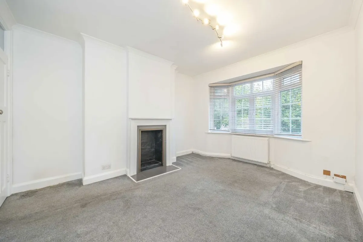 Flat Godley Road in Greater London
