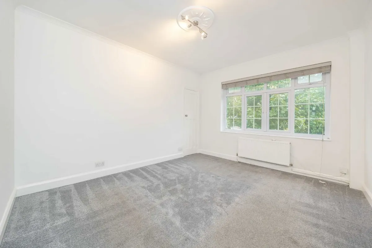 Flat Godley Road in Greater London