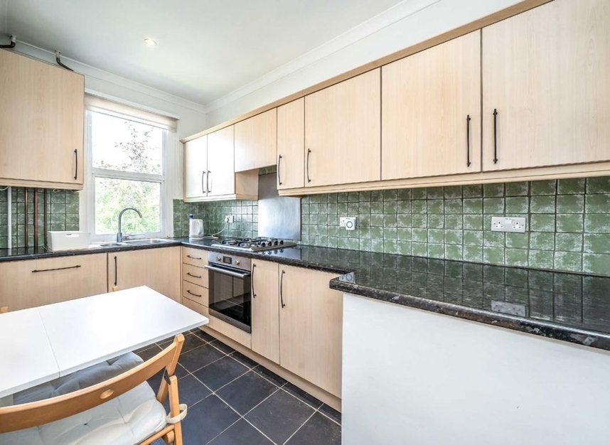 Flat Drayton Gardens in Greater London