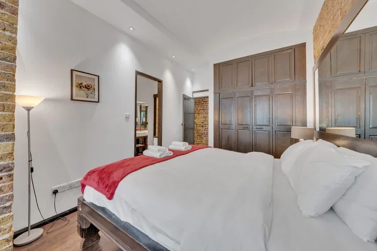 Flat Lyall Street in City of Westminster