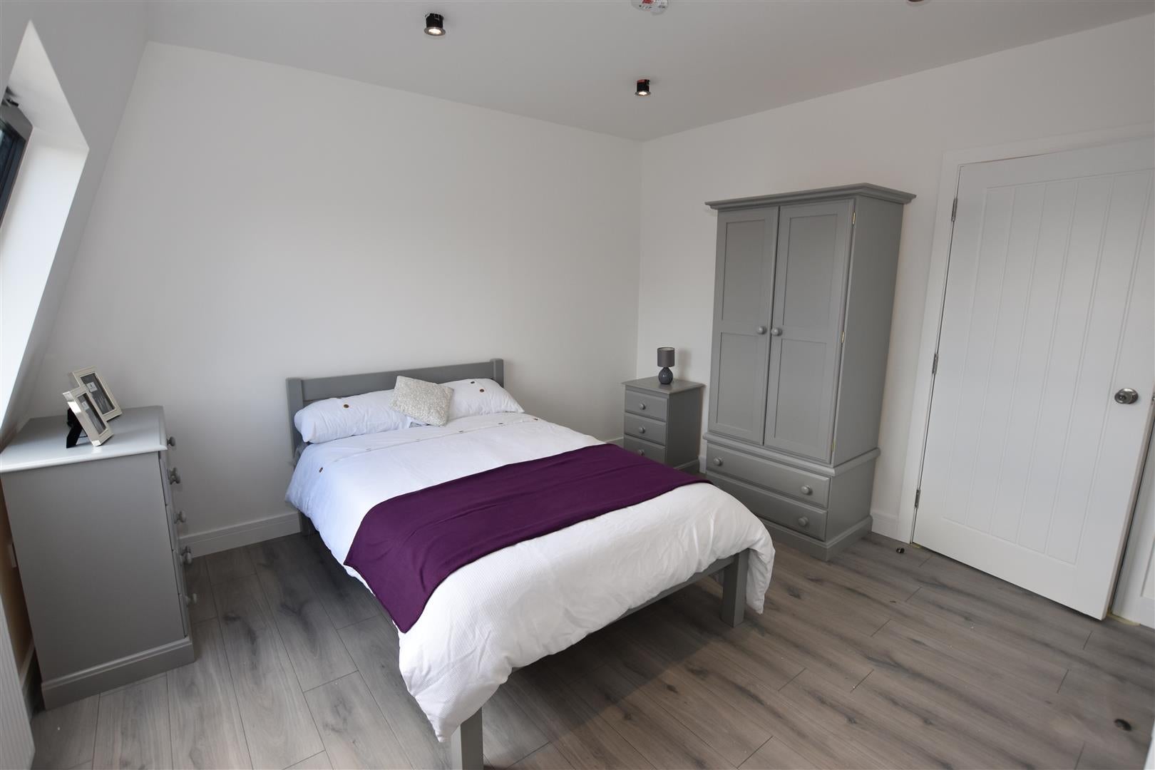 Flat Bromyard Terrace in Worcester