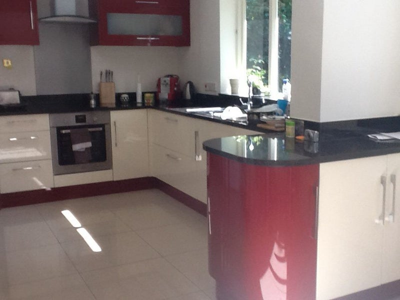 Room Priors Way in Holyport