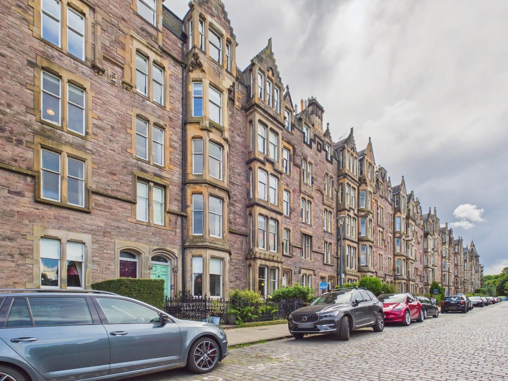 Flat Warrender Park Terrace in City of Edinburgh
