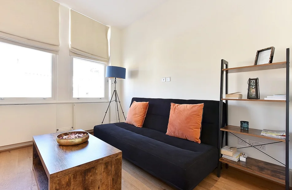 Flat Sinclair Road in Greater London