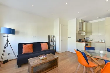 Flat Sinclair Road in Greater London