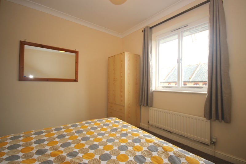 Room Sextant Avenue in Greater London