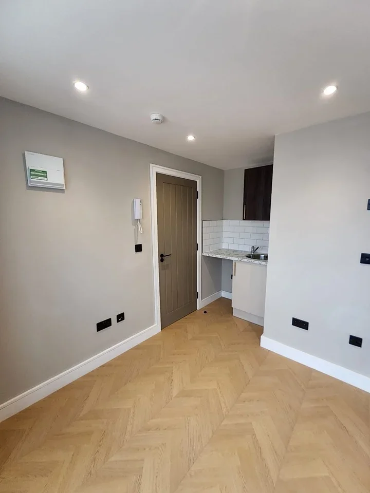Flat Torrington Drive in Hertsmere