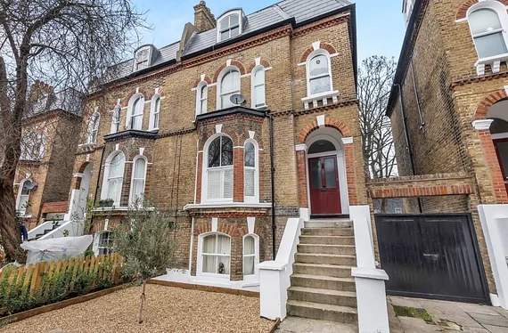 Flat Crowhurst Close in Greater London