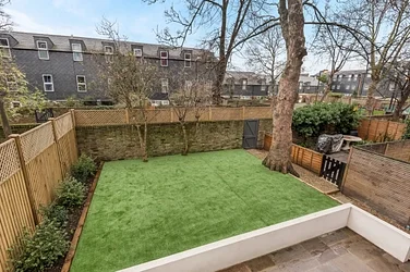 Flat Crowhurst Close in Greater London
