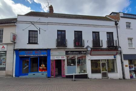 Flat Church Street in Basingstoke and Deane