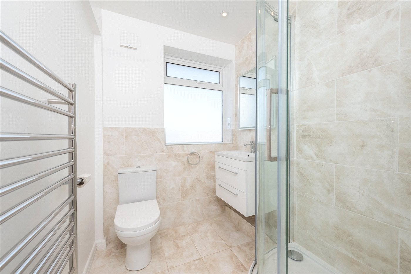 Flat Kimber Road in Greater London