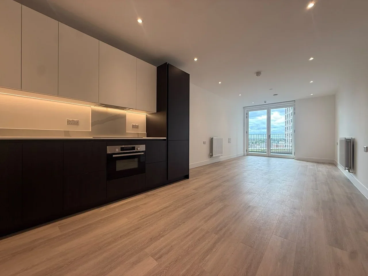 Flat Addison Road in London