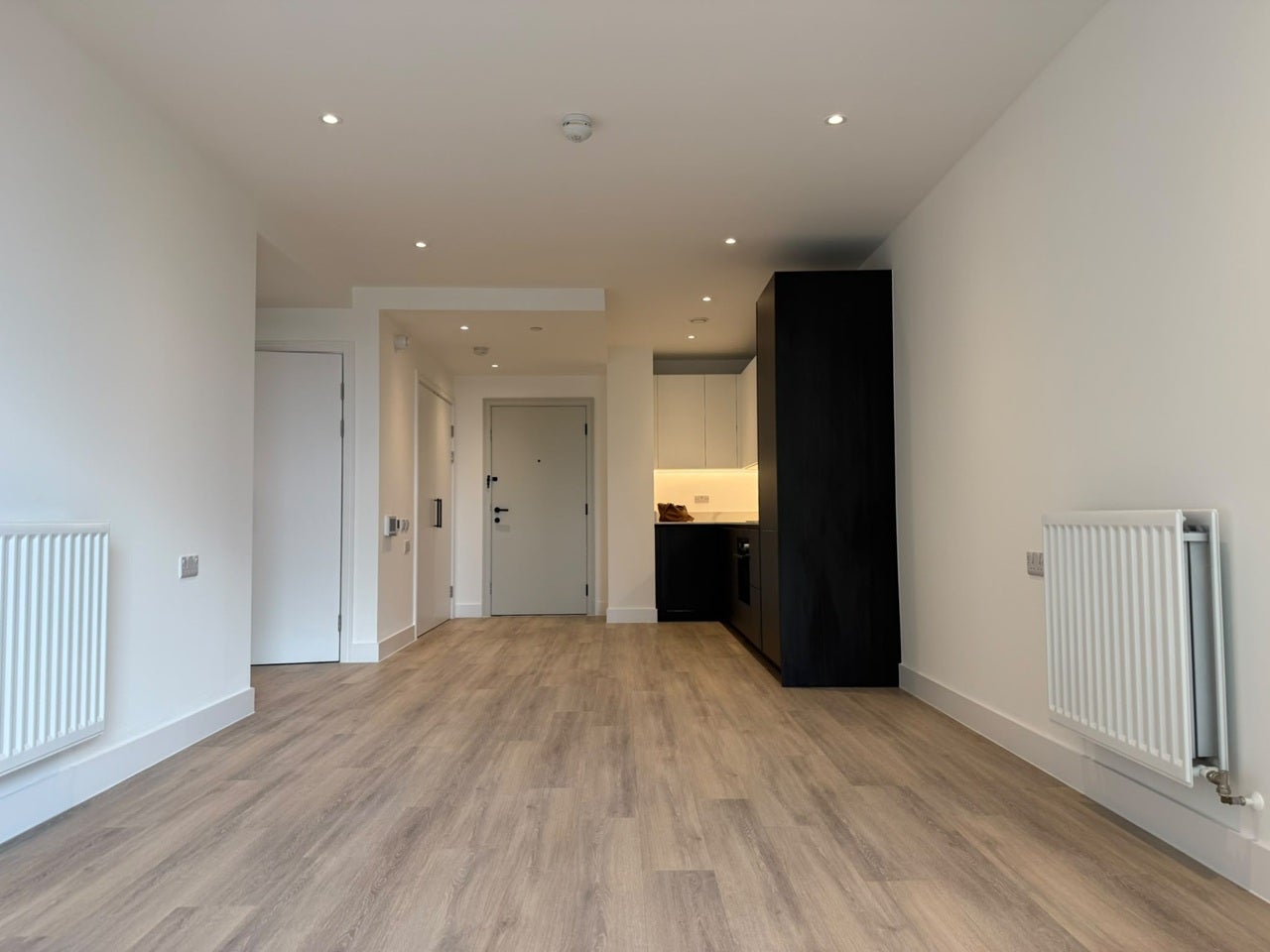 Flat Addison Road in London