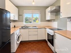 Flat Chisbury Close in Winkfield