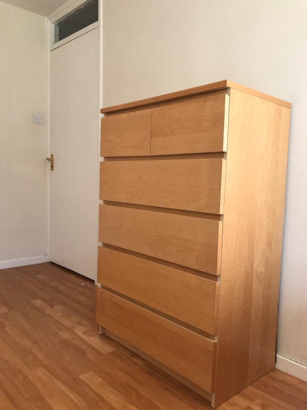 Room Belvoir Close in Greater London