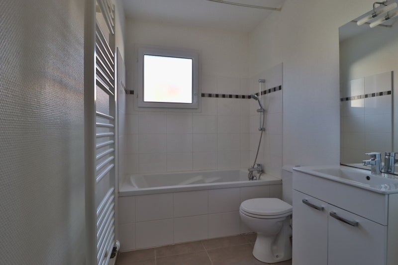 Flat Rue Louis Maillet in Troyes