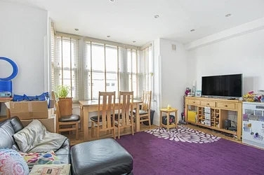 Flat Aldermary Road in London
