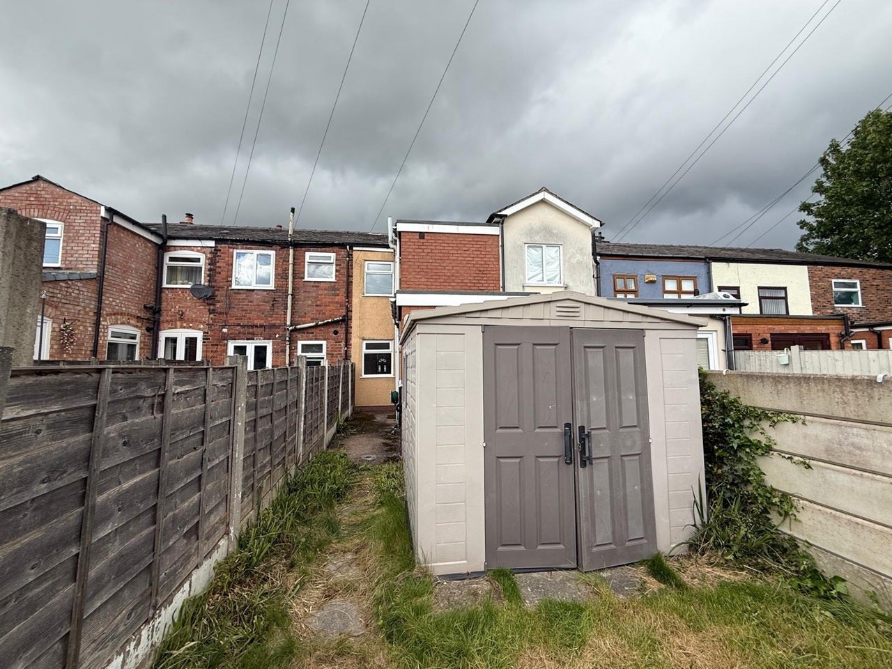 House Banbury Mews in Salford