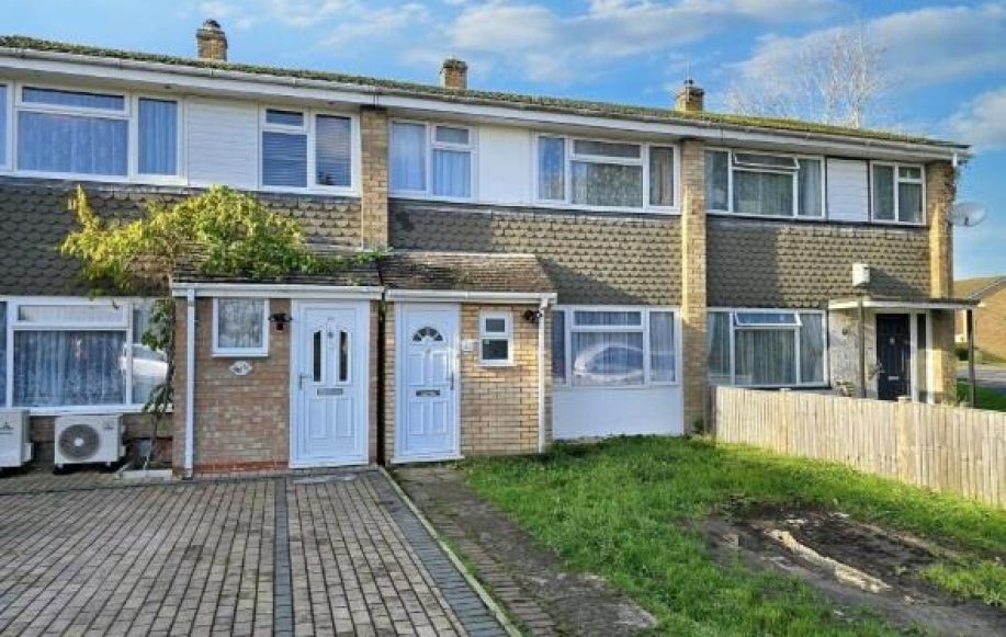 House Elvaston Way in Reading