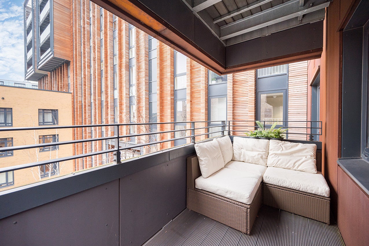 Flat Grand Junction Wharf in Greater London