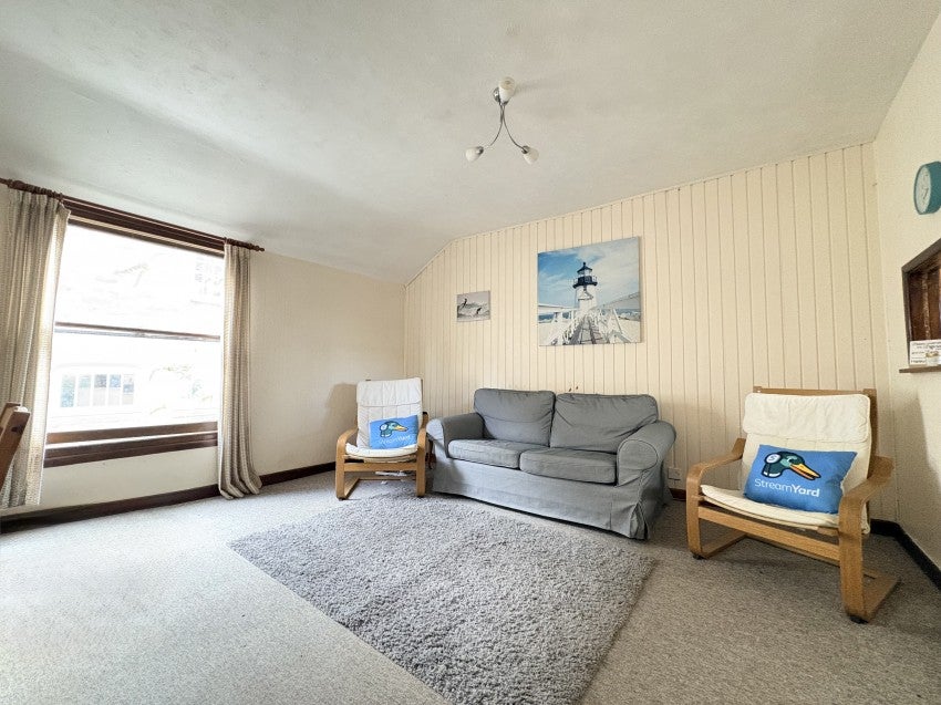 Flat Higher Market Street in Penryn