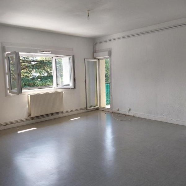 Appartement Place Karl Marx à Saint-Martin-d'Hères