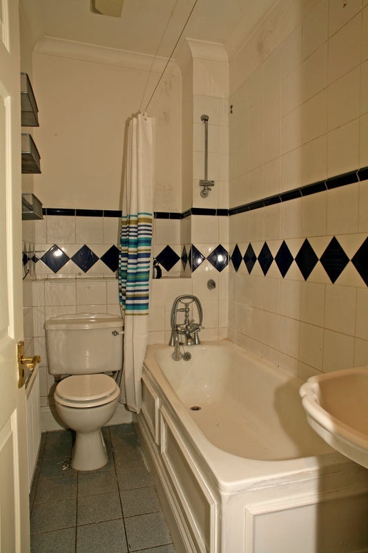 Room Kennington Road in Greater London